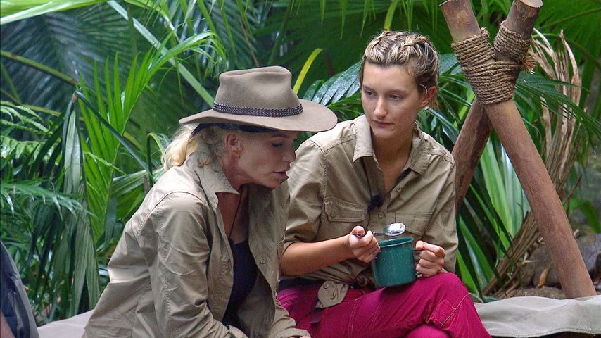 Anya Elsner und Sarah Kern im Dschungelcamp 2024