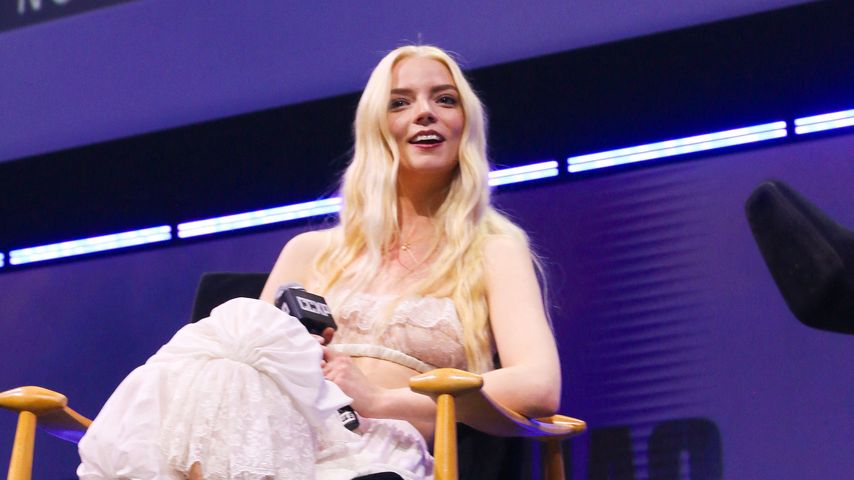 Anya Taylor-Joy glänzt bei Premiere in modernem Zweiteiler