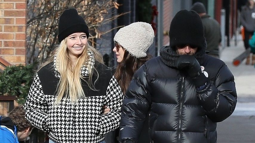 Apple und Chris Martin mit Dakota Johnson im Dezember 2019