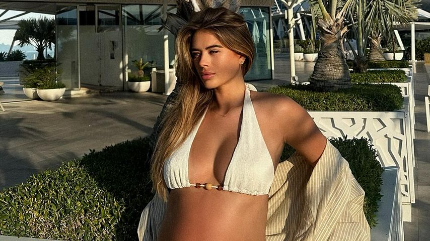 Arabella Chi zeigt stolz ihren wachsenden Babybauch in Dubai