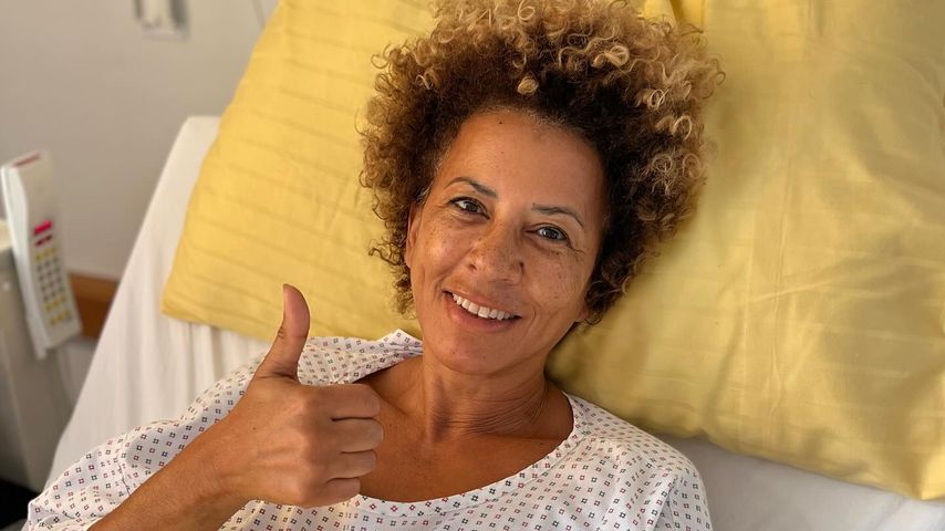 Arabella Kiesbauer meldet sich nach erneuter Bein-Operation!