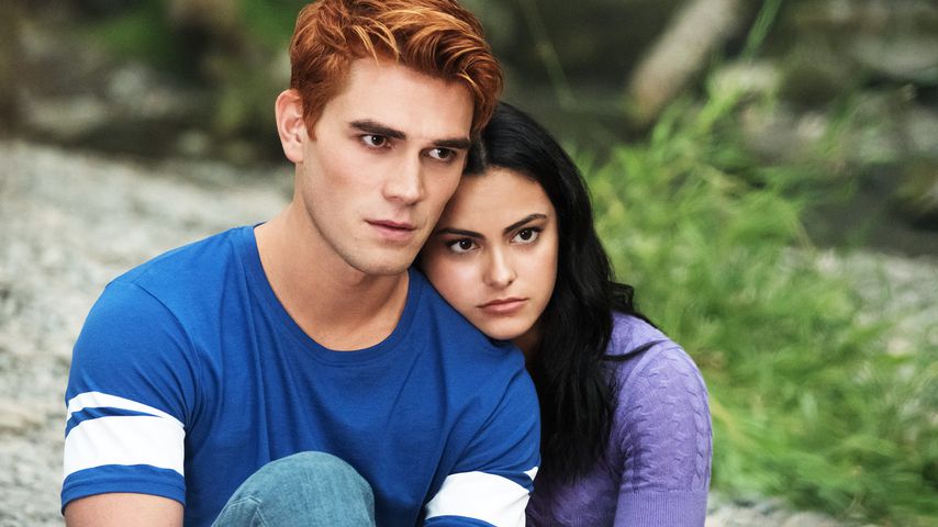 Archie Andrews und Veronica Lodge in "Riverdale"