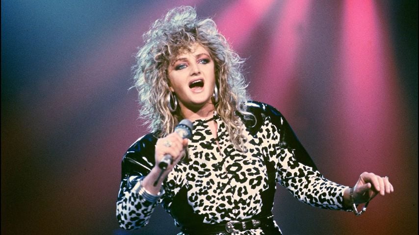 Bonnie Tyler bei einem Auftritt, 1987