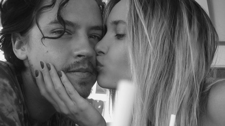 Zu seinem 30.: Cole Sprouse' Freundin teilt Pärchenbilder