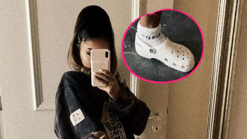 Neuer Trend? Ariana Grande trägt Tennissocken mit Crocs!