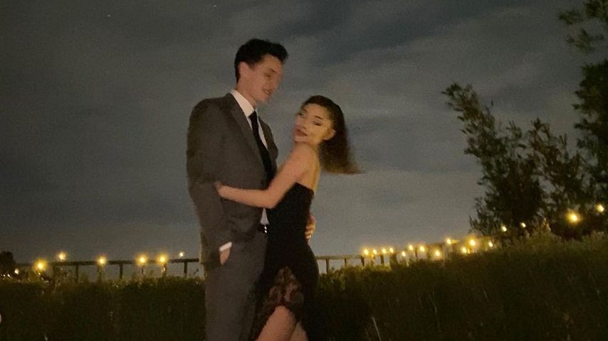 Ariana Grande und ihr Ehemann Dalton im Februar 2022