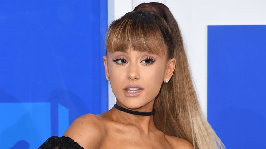 Fans rütteln Ariana Grande wach: "Es ist nicht deine Schuld"