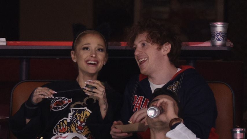 Insider verrät: Bei Ariana Grande und Ethan ist es ernst!