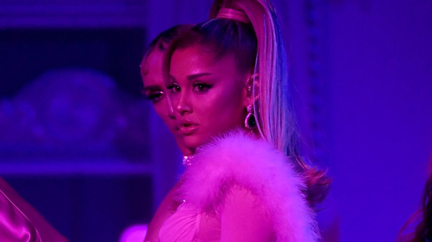 Nicht Mikey Foster! Ariana Grande knutscht Unbekannten