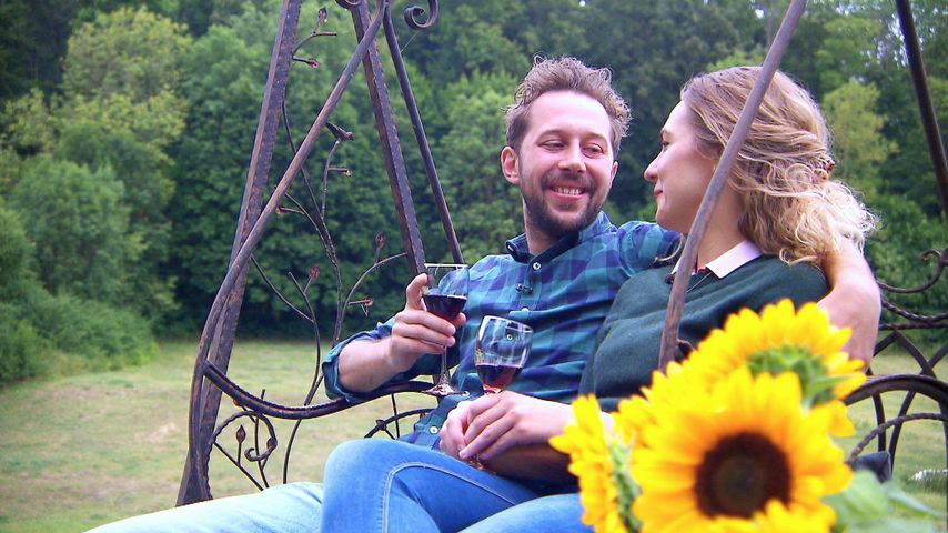 Ein Paar? "Bauer sucht Frau"-Arne und Antje turteln heftig