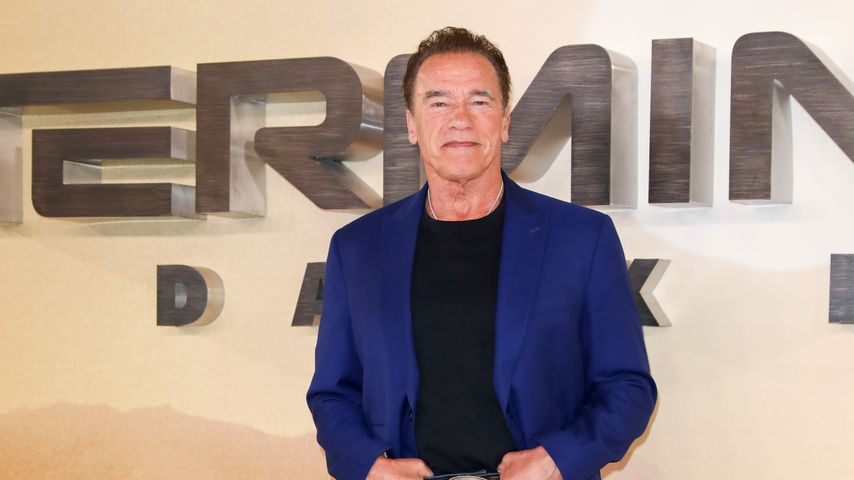 Arnold Schwarzenegger wird am Flughafen München festgehalten