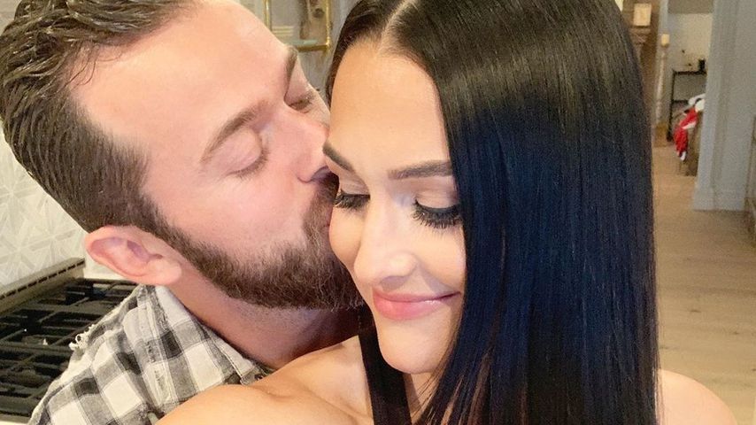 Artem Chigvintsev und Nikki Bella im März 2020