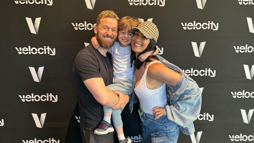 Tänzer Artem Chigvintsev, Wrestlerin Nikki Bella und ihr gemeinsamer Sohn Matteo