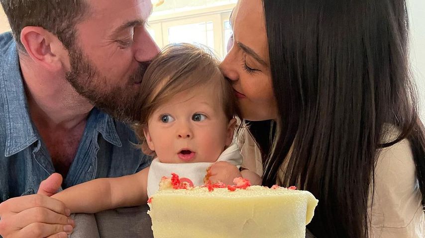 Artem Chigvintsev und Nikki Bella mit ihrem Sohn Matteo