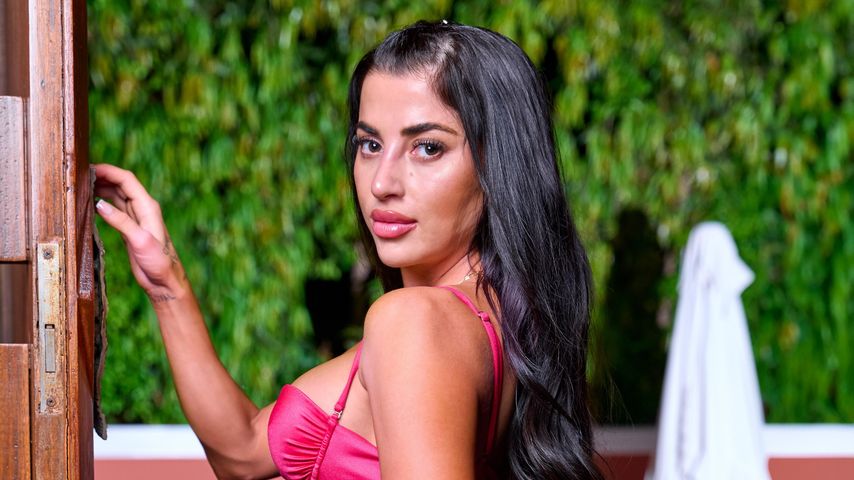 Asena Neuhoff, Reality-TV-Bekanntheit
