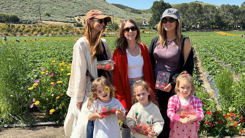 Ashlee Simpson mit ihrem Sohn und Freundinnen, im Mai 2024