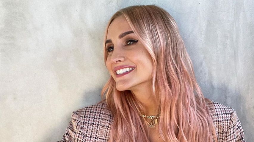Neuer Look: Ashlee Simpson hat jetzt rosafarbene Strähnchen