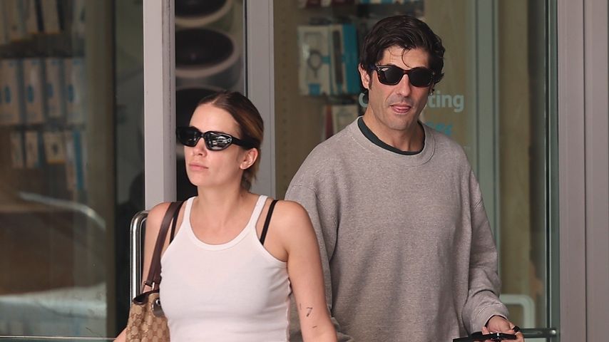 Ashley Benson und Brandon Davis im Juni 2024
