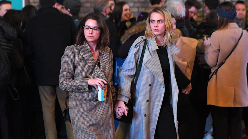 So verliebt! Ashley Benson & Cara Delevingne halten Händchen