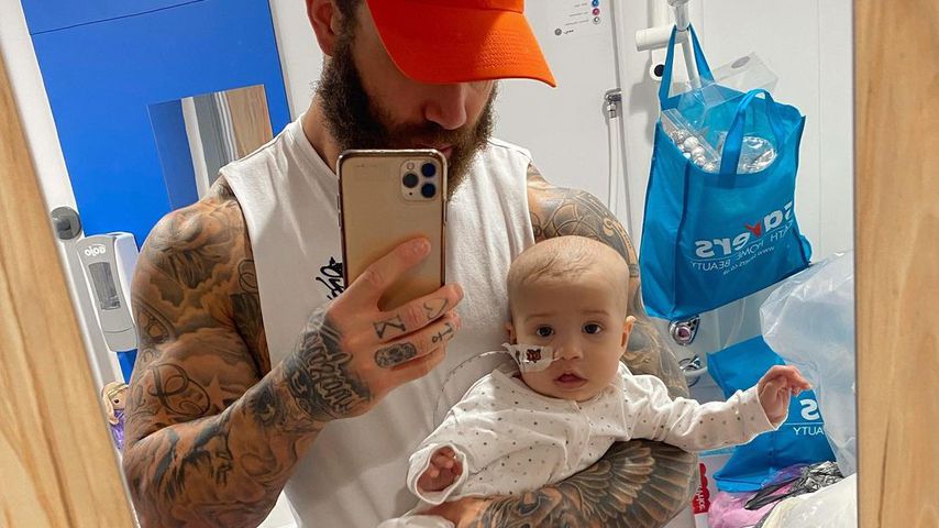 Ashley Cain mit seiner Tochter Azaylia