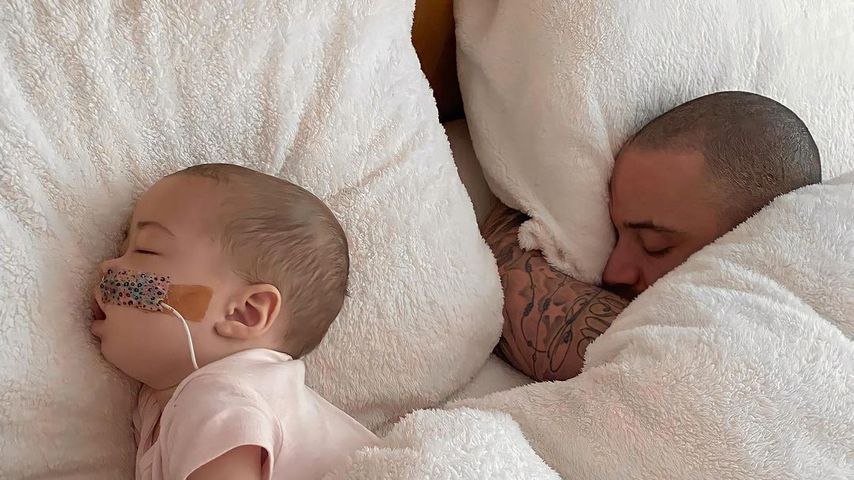 Ashley Cain und seine Tochter Azaylia, April 2021