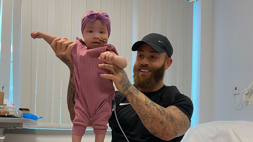 Nach zweiter Chemo: Ashley Cains Baby braucht weitere OP!