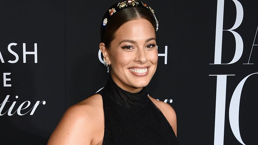 In Body-Kleid: So hot setzt Ashley Graham Babybauch in Szene