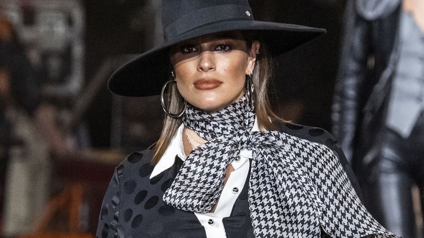 Ashley Graham: Hier gibt sie ihr schwangeres Laufsteg-Debüt!