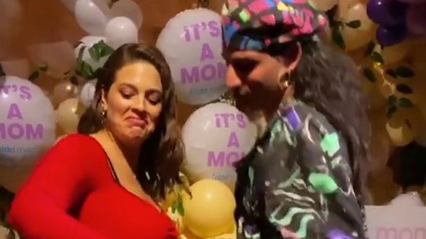 Hochschwangere Ashley Graham twerkt auf ihrer Babyparty!