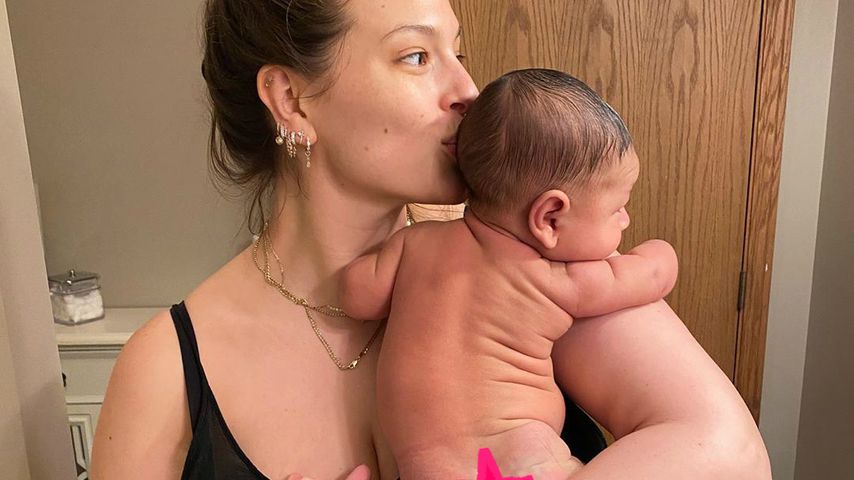 Ashley Graham und ihr Sohn Isaac im März 2020
