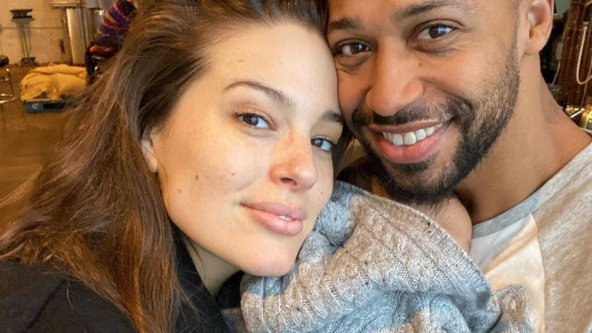 Ashley Graham, ihr Mann Justin Ervin und Söhnchen Isaac, März 2020