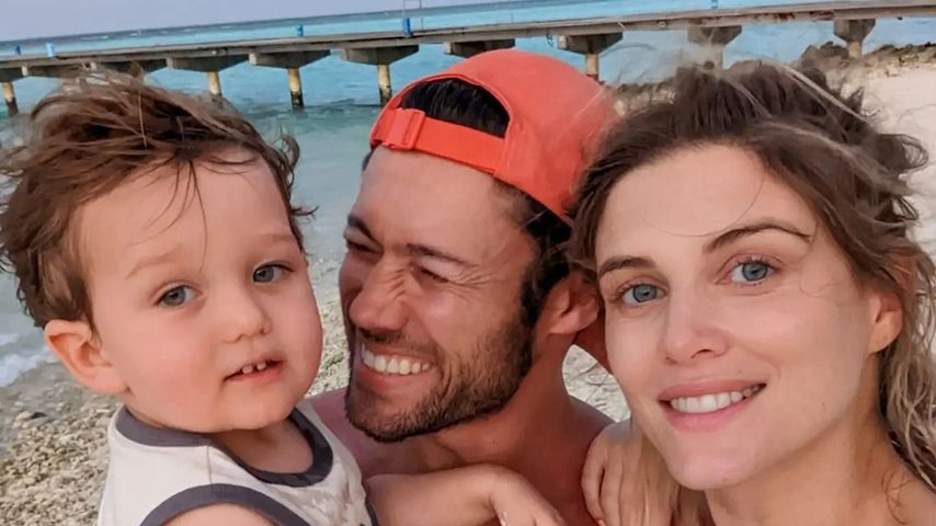Ashley James mit ihrem Freund Tommy und Sohn Alfie