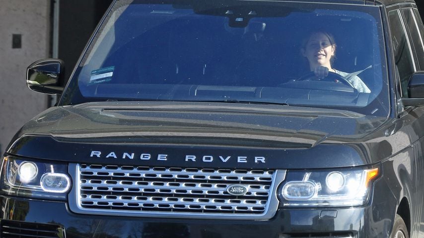 Ashley Tisdale im Auto
