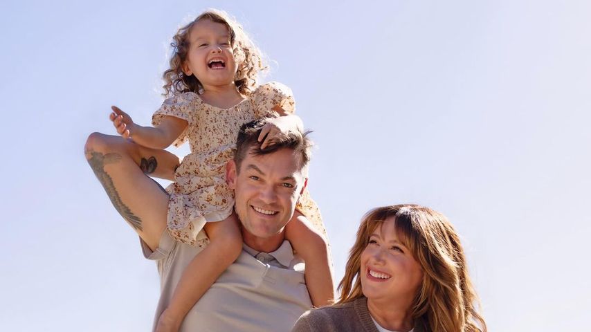 Ashley Tisdale mit Ehemann Christopher French und den Töchtern Jupiter und Emerson.