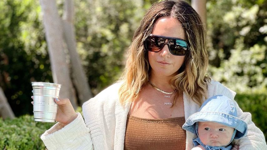 Badeanzug und Baby: So feierte Ashley Tisdale Geburtstag