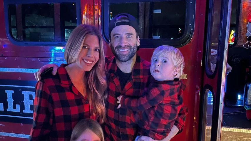 Ashley und Jason Wahler mit den beiden Kids Delilah und Wyatt