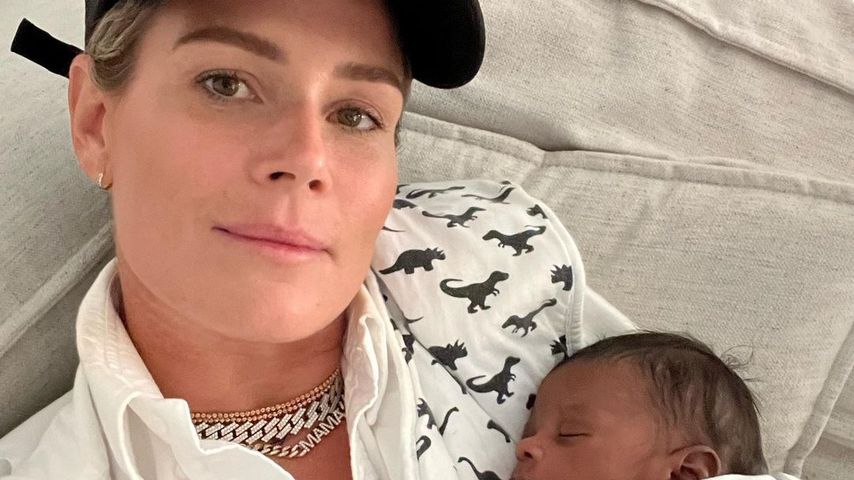 Ashlyn Harris mit ihrem Sohn im August 2022