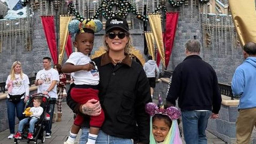 Ashlyn Harris und ihre Kinder, November 2024