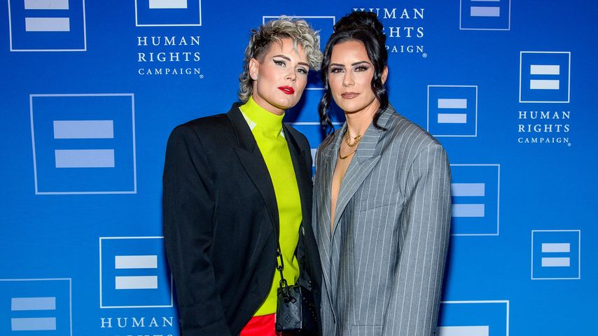 Ashlyn Harris und Ali Krieger im Februar 2023