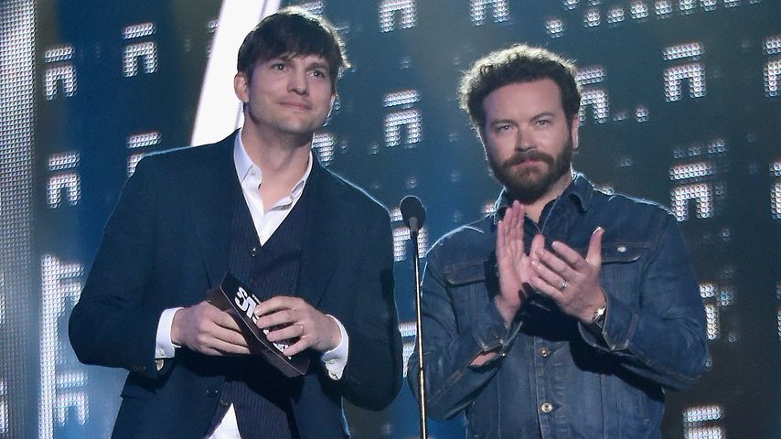 Ashton Kutcher und Danny Masterson bei den CMT Music Awards 2017
