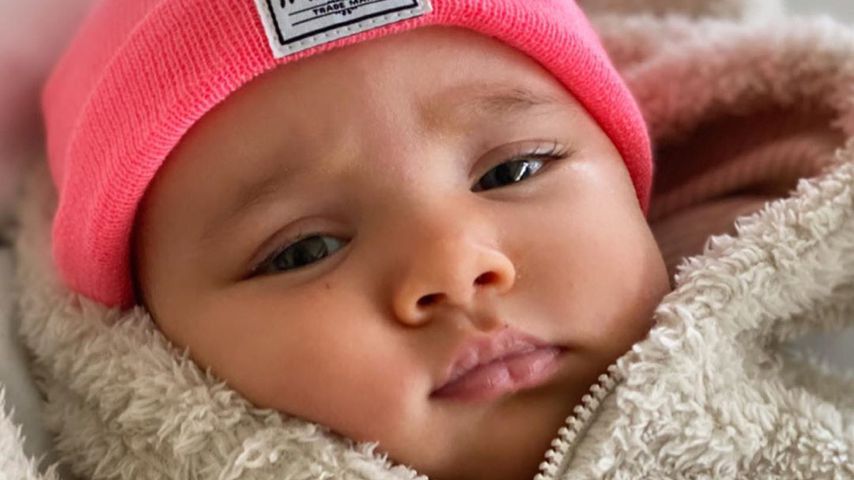Kleiner Kuschelbär: Shay Mitchell teilt süße Baby-Fotos!