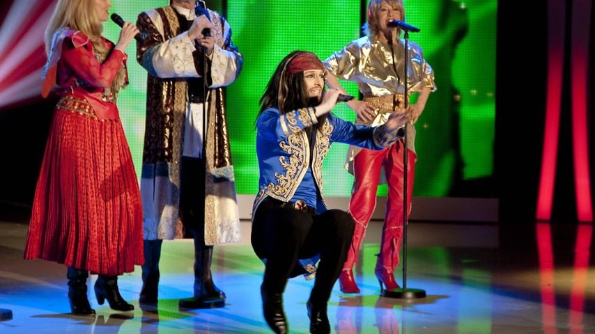 Dschingis Khan mit Wolfgang Heichel, Henriette Strobel, Edina Pop und einem Gasttänzer bei Inka Bause Live in der Erdgasarena Riesa