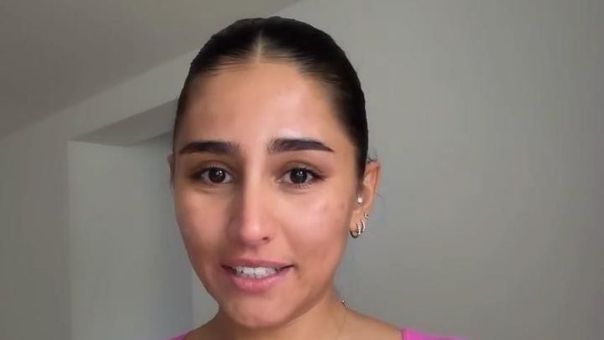 Aurelia Lamprecht zeigt die Vaterschaftsanerkennung