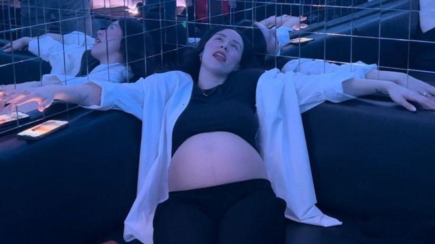 Total erschöpft: Aurora Ramazzotti zeigt ihren XXL-Babybauch