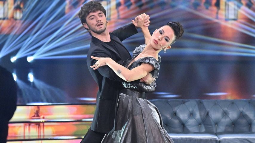 Aurora Ramazzotti und Nikita Perotti bei "Dancing with the Stars" in den Rai Saxa Rubra Studios in Rom, dritte Show