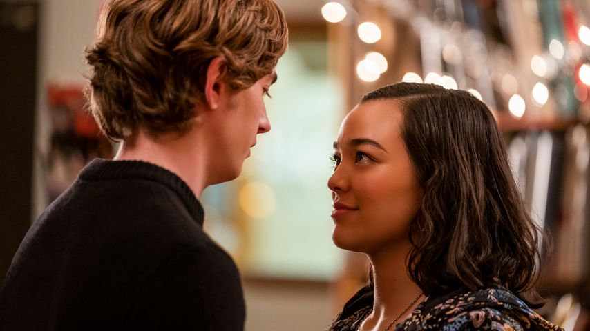 Austin Abrams und Midori Francis beim Dreh von "Dash & Lily"