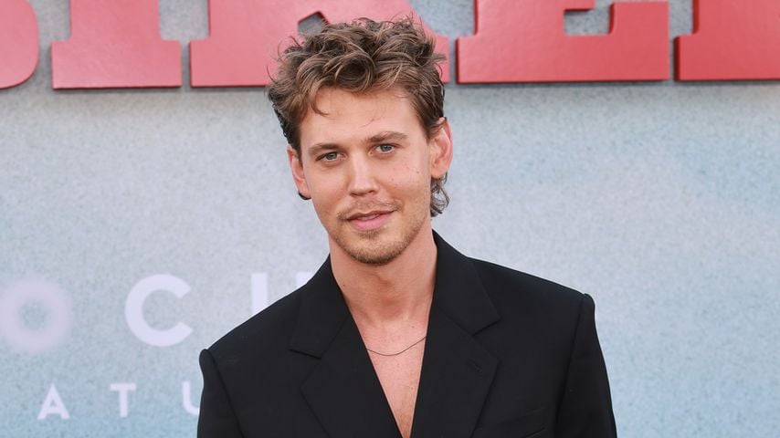 Austin Butler erklärt skurrilen Tanz bei Bad-Bunny-Konzert
