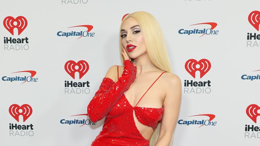 Ava Max, Sängerin