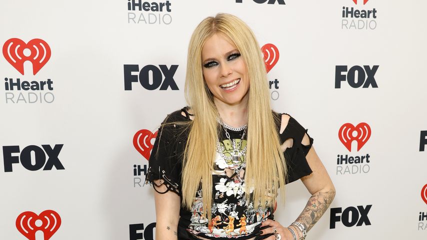 Neue Liebe? Avril Lavigne küsst unbekannten Mann im Urlaub