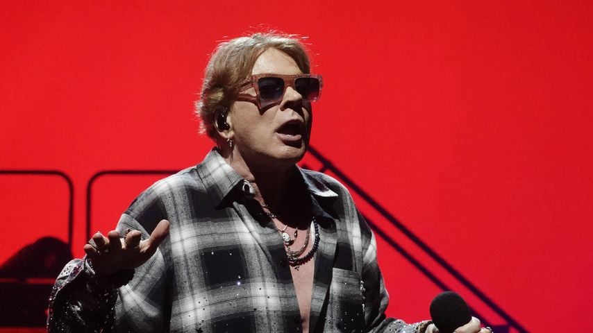 Trotz tauber Gesichtshälfte: Axl Rose rockt drei Stunden